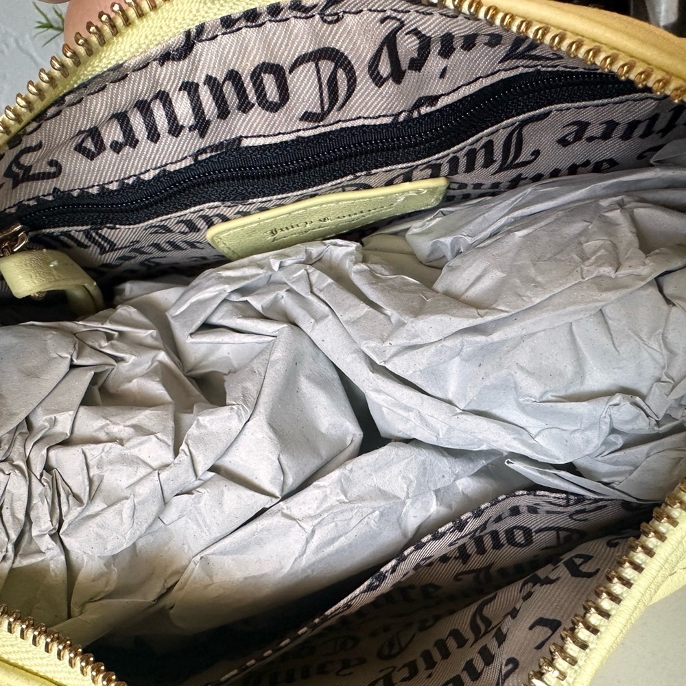 Juicy Couture Pale Yellow Quilted Shoulder Bag with Gold Chain - Picture 6 of 7